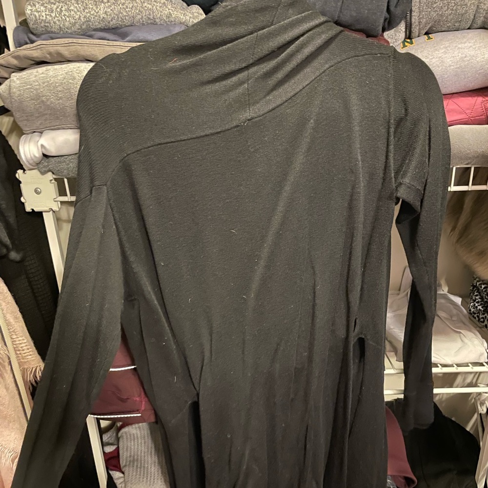 Lululemon black sweater - Picture 6 of 10